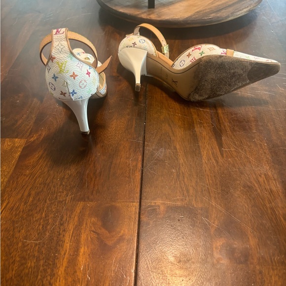 Multi White LV Heels - Picture 4 of 4
